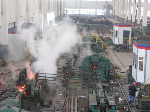 五指山无缝钢管厂家生产车间